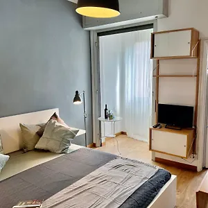 cozy-apartment-3-km-away-from-duomo.italymilanhotels.net/